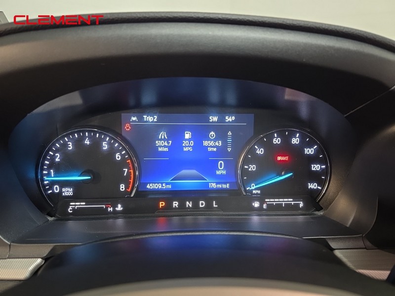 Ford Explorer Vehicle Full-screen Gallery Image 17