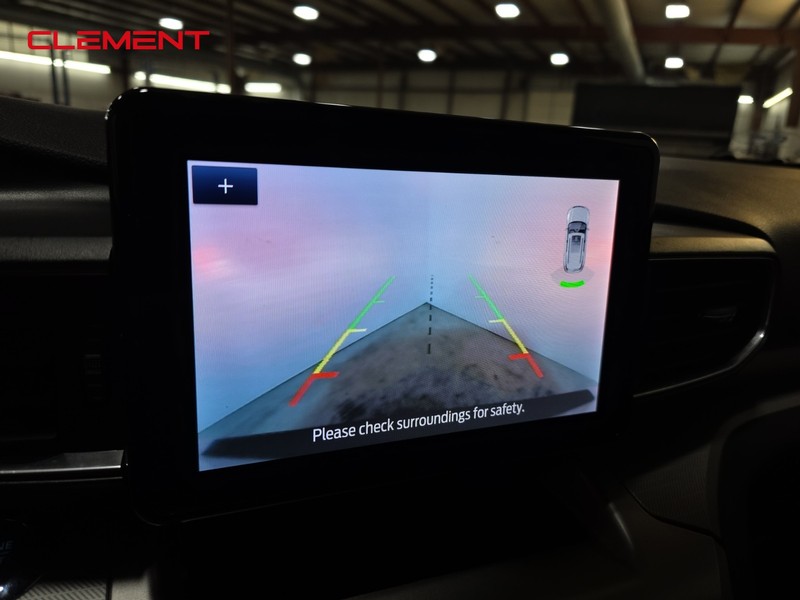 Ford Explorer Vehicle Full-screen Gallery Image 19