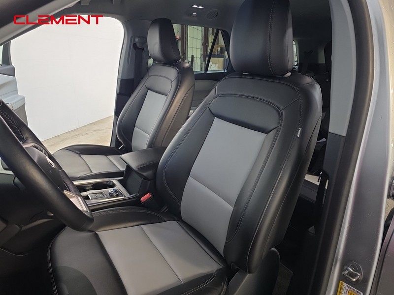 Ford Explorer Vehicle Full-screen Gallery Image 27