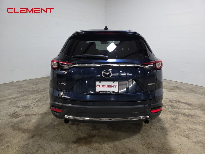 Mazda CX-9 Vehicle Full-screen Gallery Image 6