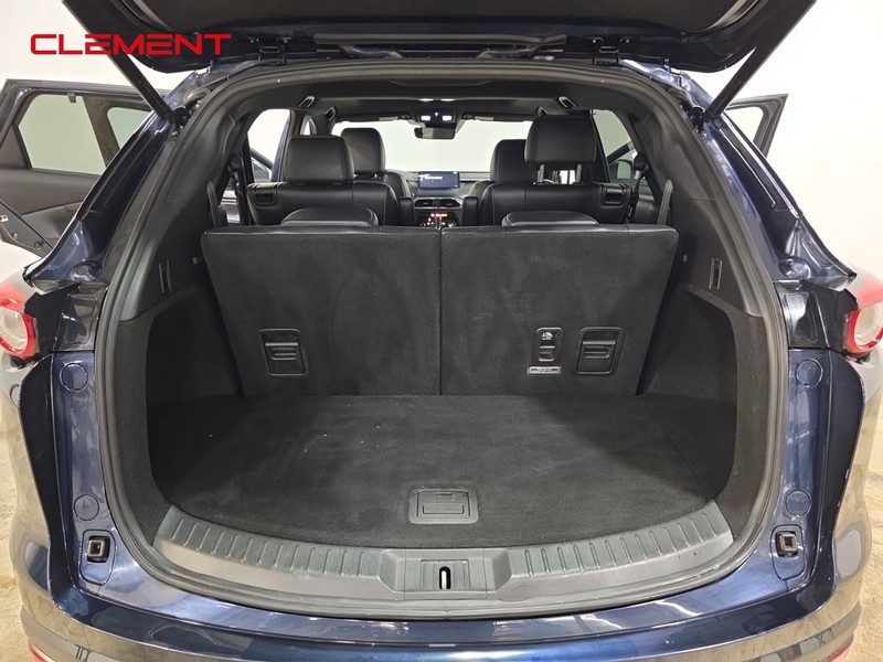 Mazda CX-9 Vehicle Full-screen Gallery Image 8