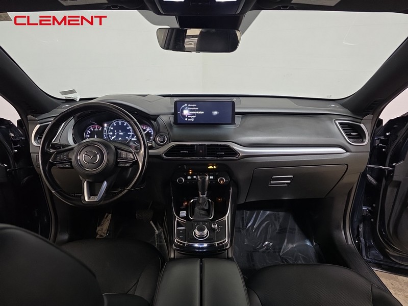 Mazda CX-9 Vehicle Full-screen Gallery Image 9