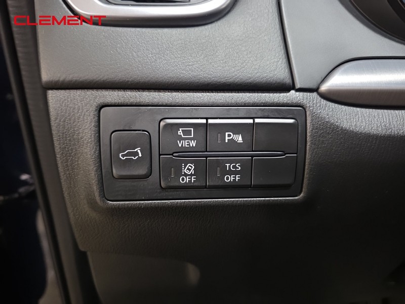 Mazda CX-9 Vehicle Full-screen Gallery Image 10