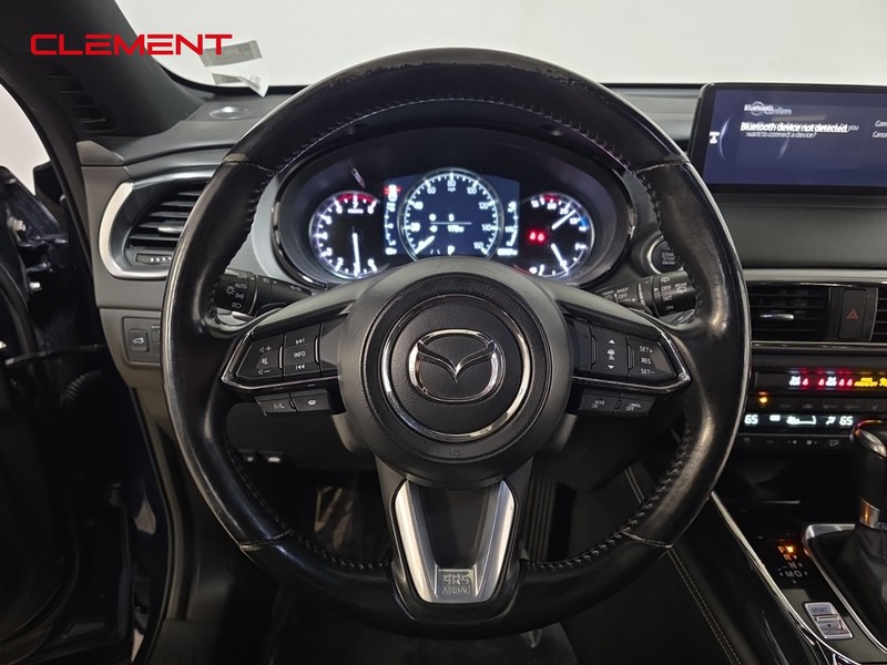 Mazda CX-9 Vehicle Full-screen Gallery Image 11