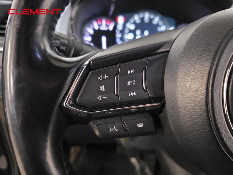 Mazda CX-9 Vehicle Full-screen Gallery Image 12