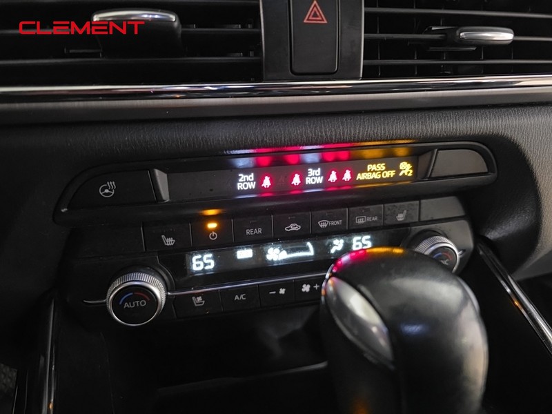 Mazda CX-9 Vehicle Full-screen Gallery Image 19