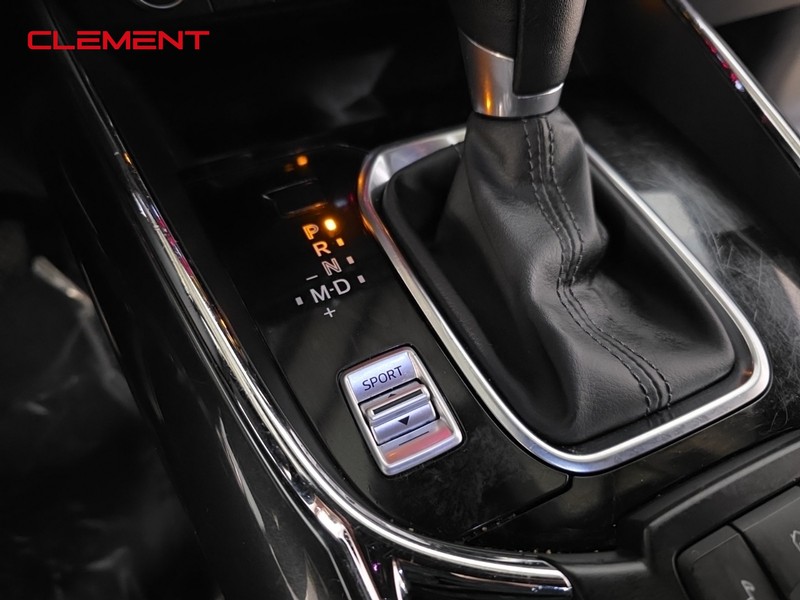 Mazda CX-9 Vehicle Full-screen Gallery Image 20