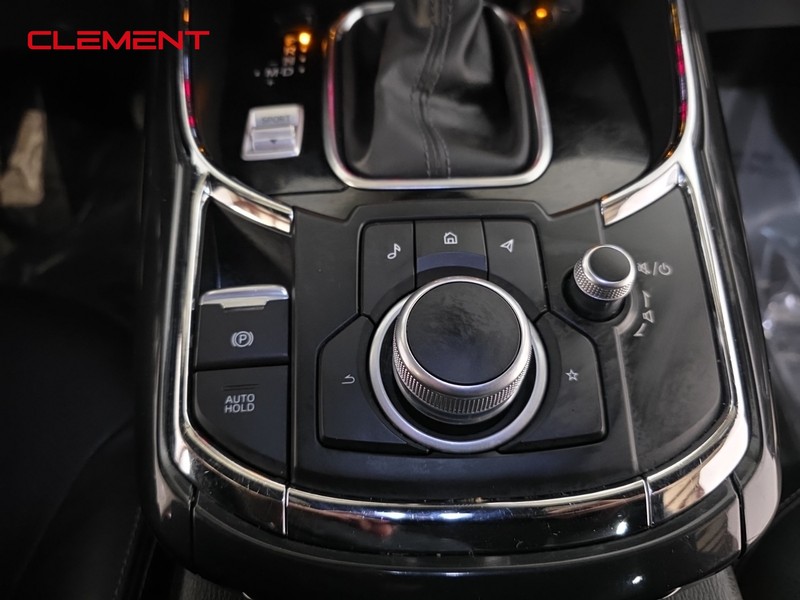 Mazda CX-9 Vehicle Full-screen Gallery Image 21