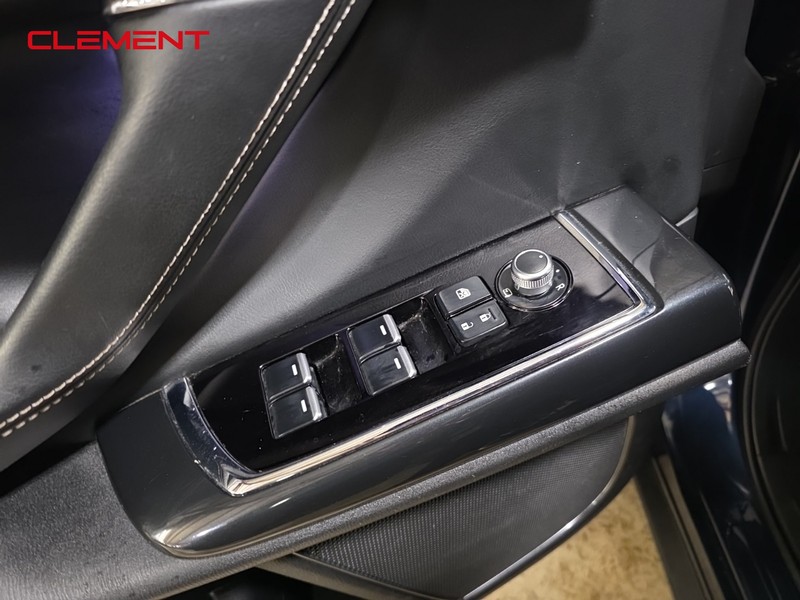 Mazda CX-9 Vehicle Full-screen Gallery Image 23