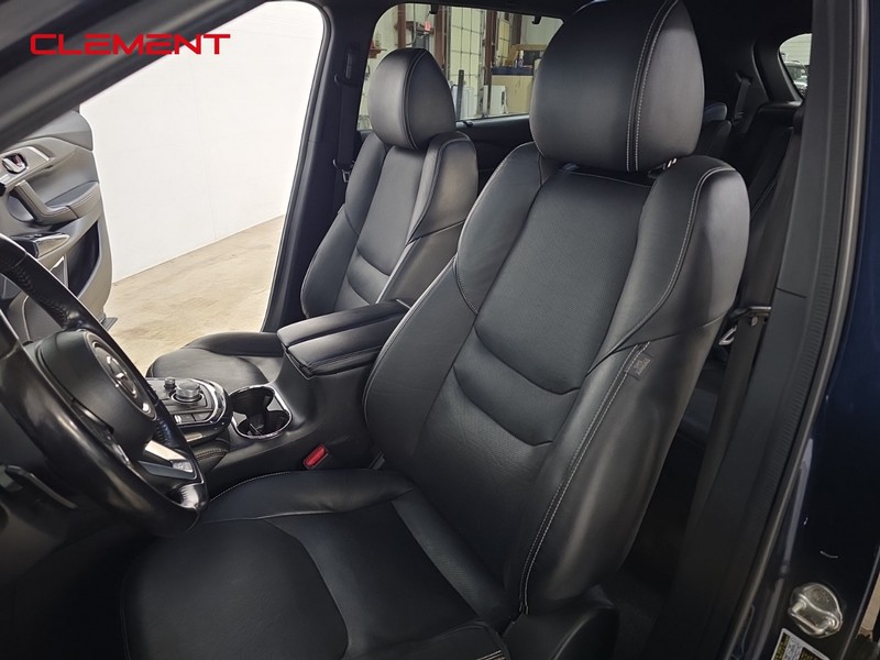 Mazda CX-9 Vehicle Full-screen Gallery Image 26