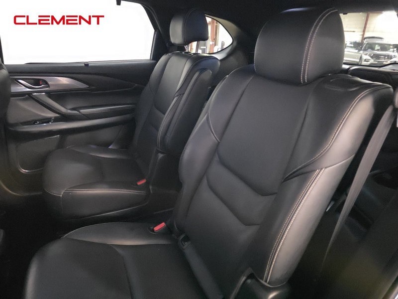 Mazda CX-9 Vehicle Full-screen Gallery Image 29