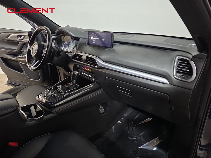 Mazda CX-9 Vehicle Full-screen Gallery Image 33