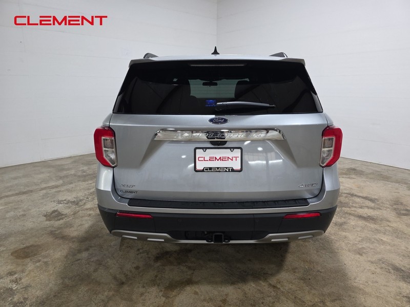 Ford Explorer Vehicle Image 07