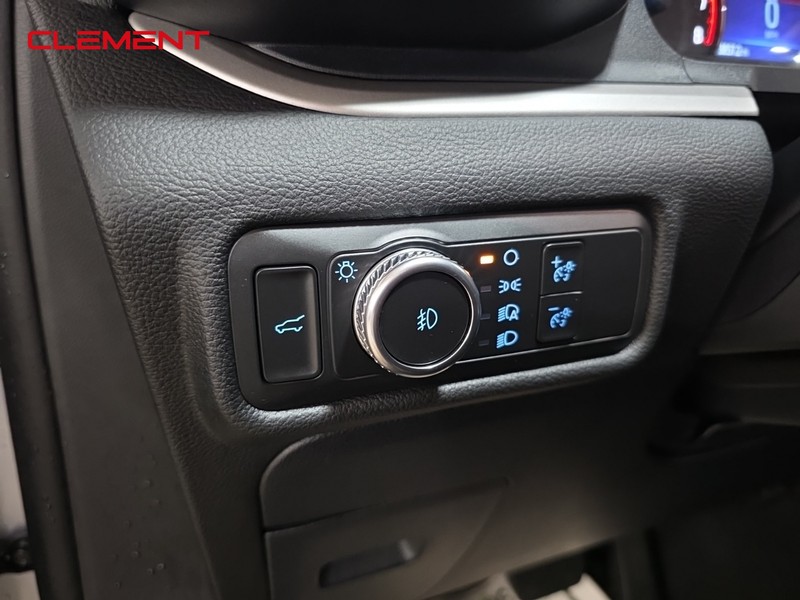 Ford Explorer Vehicle Image 13