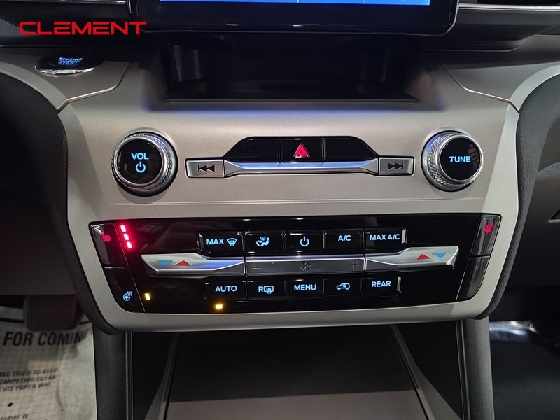 Ford Explorer Vehicle Image 20