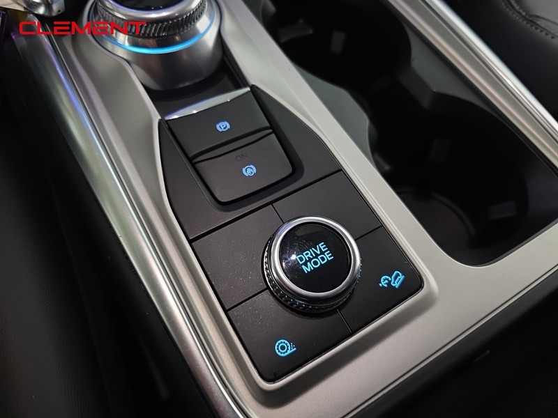 Ford Explorer Vehicle Image 22