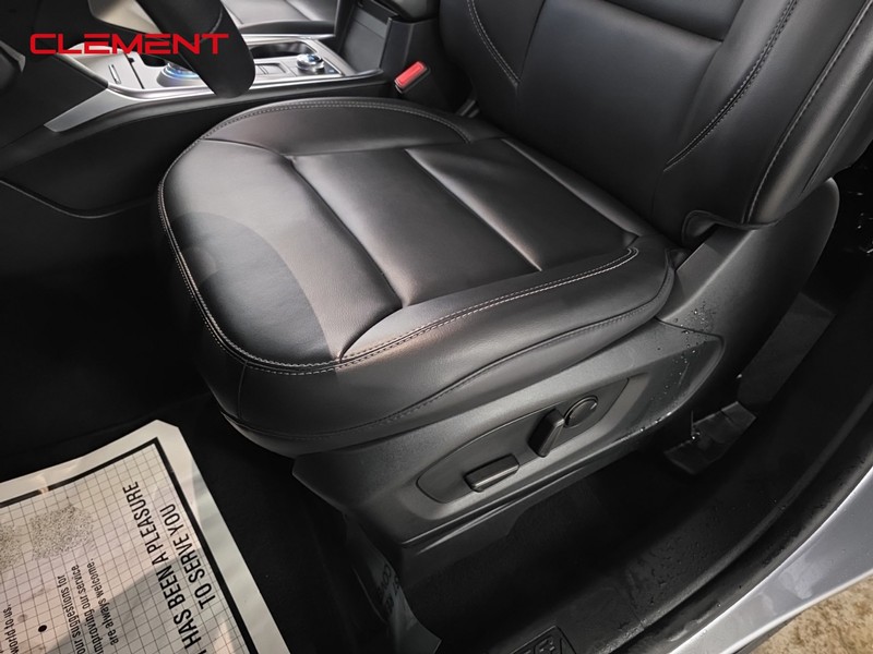 Ford Explorer Vehicle Image 25