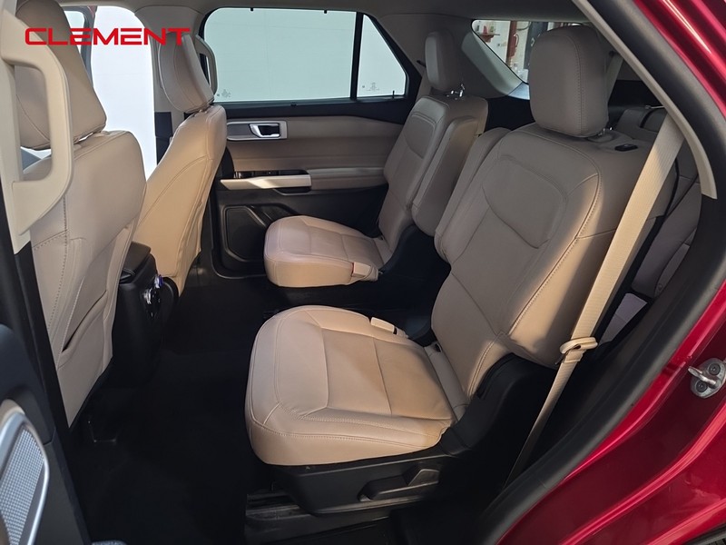 Ford Explorer Vehicle Full-screen Gallery Image 34