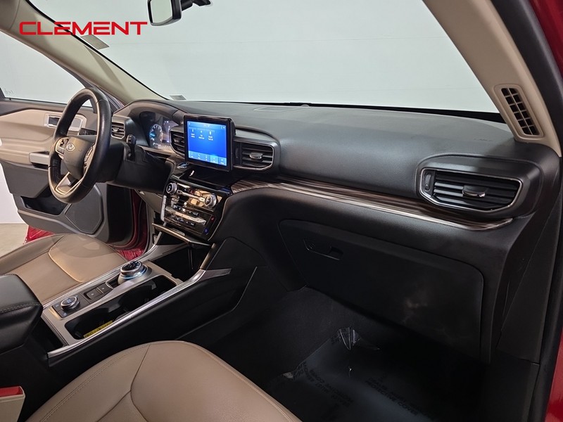 Ford Explorer Vehicle Full-screen Gallery Image 38