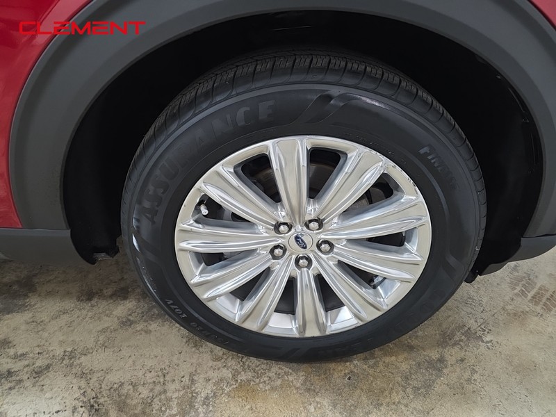 Ford Explorer Vehicle Full-screen Gallery Image 40