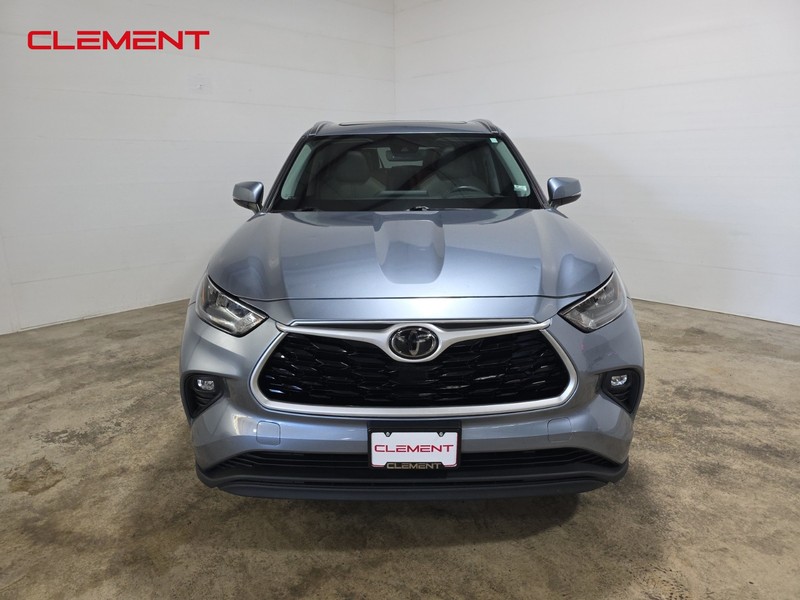 Toyota Highlander Vehicle Full-screen Gallery Image 2