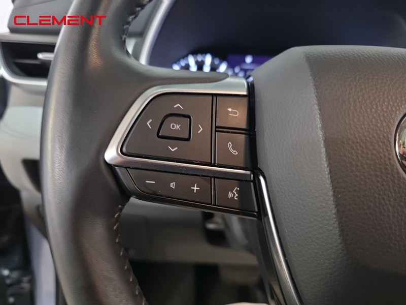 Toyota Highlander Vehicle Full-screen Gallery Image 14