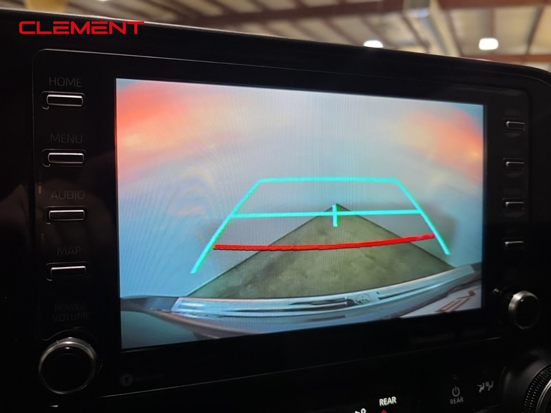 Toyota Highlander Vehicle Full-screen Gallery Image 19