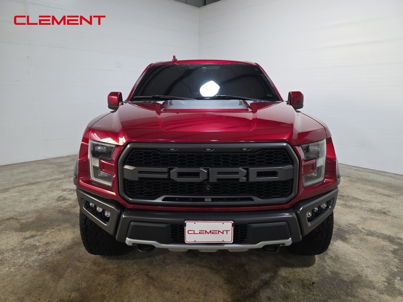 Ford F-150 Vehicle Full-screen Gallery Image 2