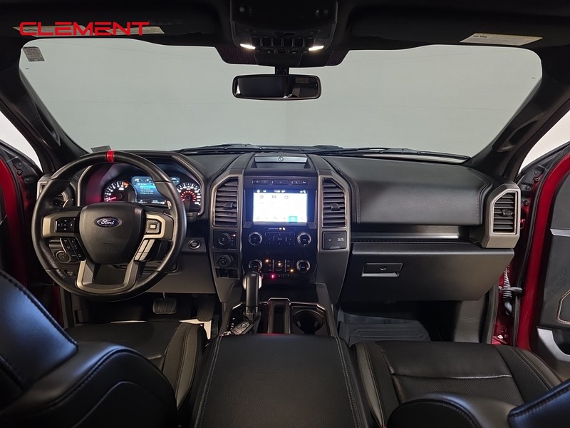 Ford F-150 Vehicle Full-screen Gallery Image 11