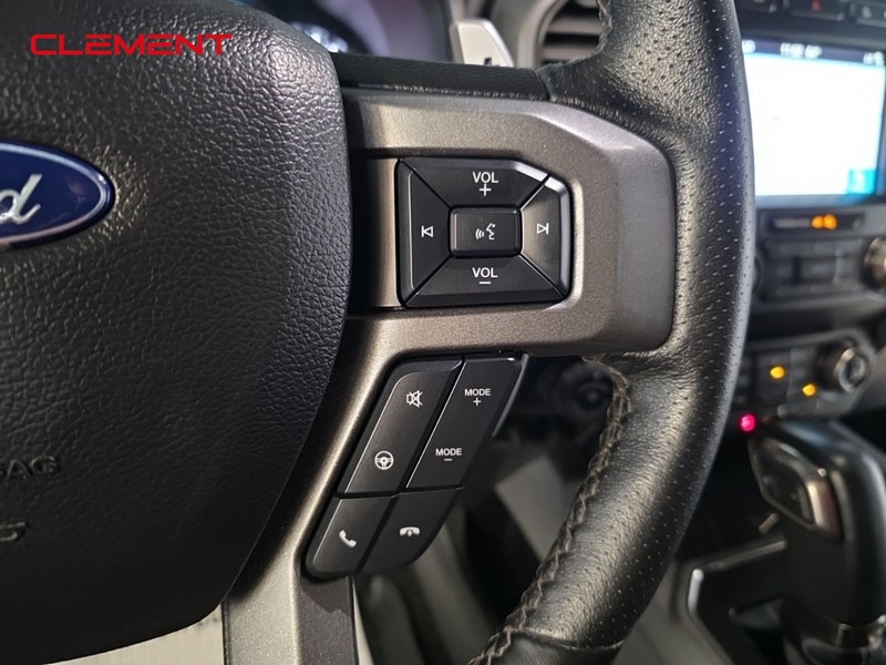 Ford F-150 Vehicle Full-screen Gallery Image 15