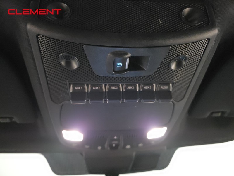 Ford F-150 Vehicle Full-screen Gallery Image 25