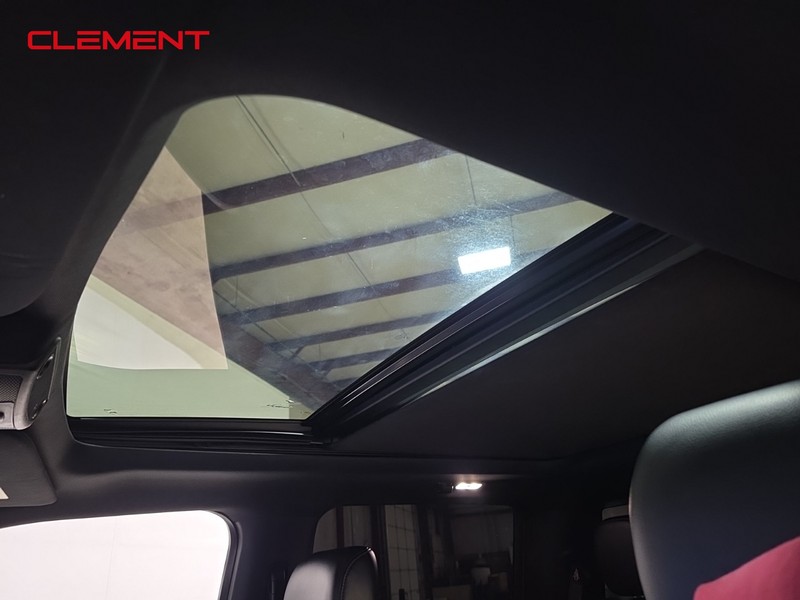 Ford F-150 Vehicle Full-screen Gallery Image 26