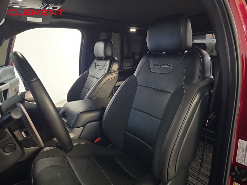 Ford F-150 Vehicle Full-screen Gallery Image 30