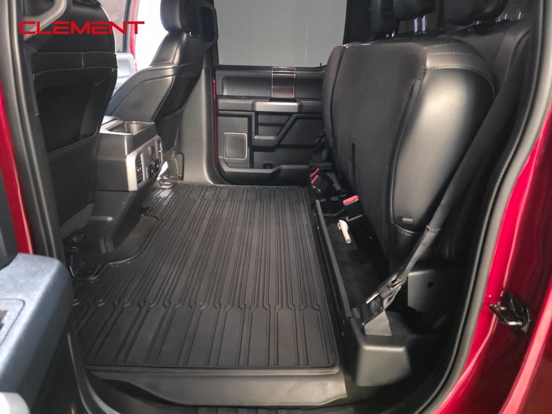 Ford F-150 Vehicle Full-screen Gallery Image 32