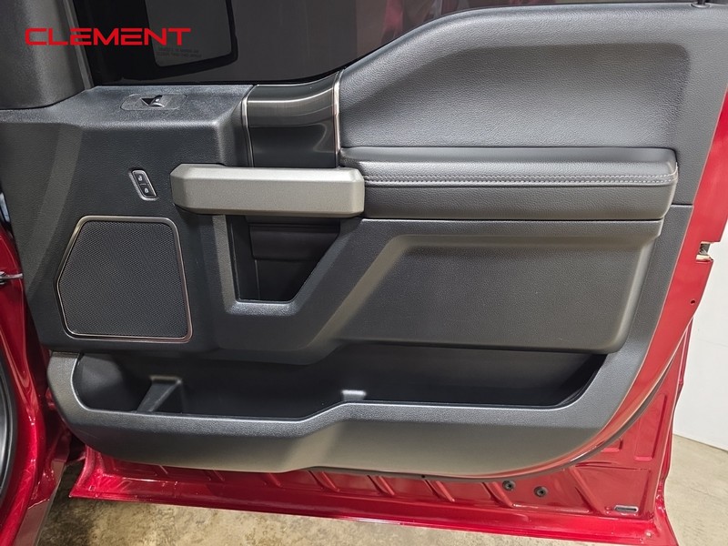 Ford F-150 Vehicle Full-screen Gallery Image 37