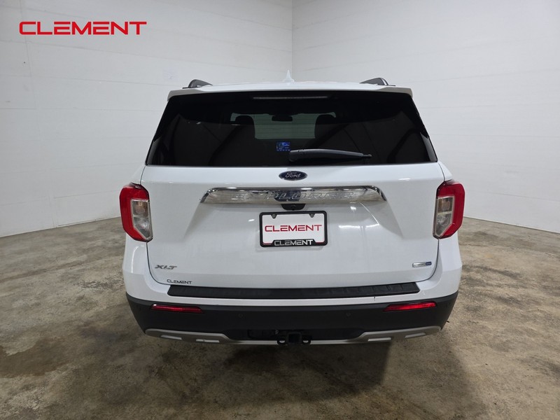 Ford Explorer Vehicle Full-screen Gallery Image 7