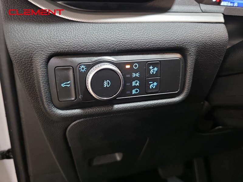 Ford Explorer Vehicle Full-screen Gallery Image 12