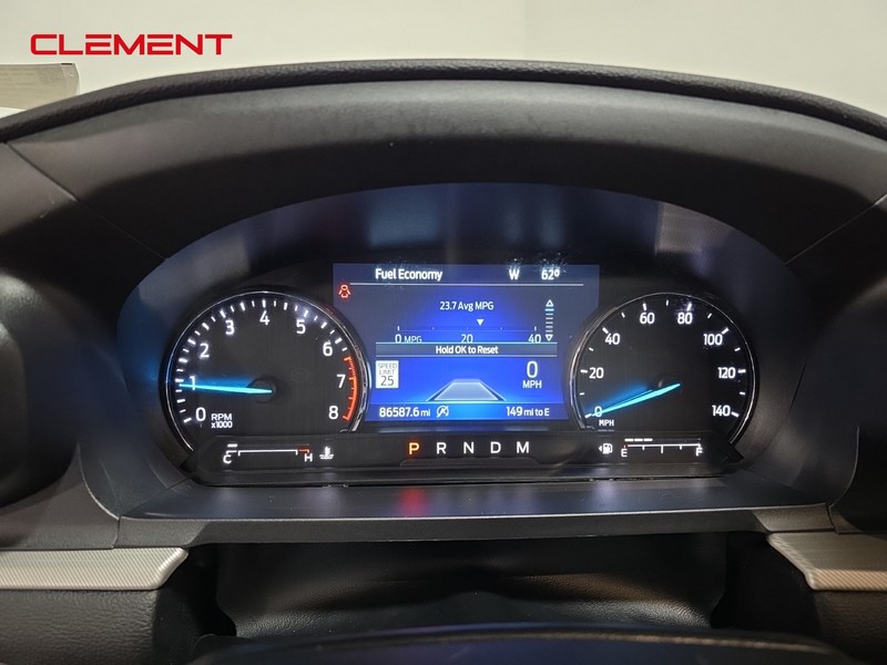 Ford Explorer Vehicle Full-screen Gallery Image 17