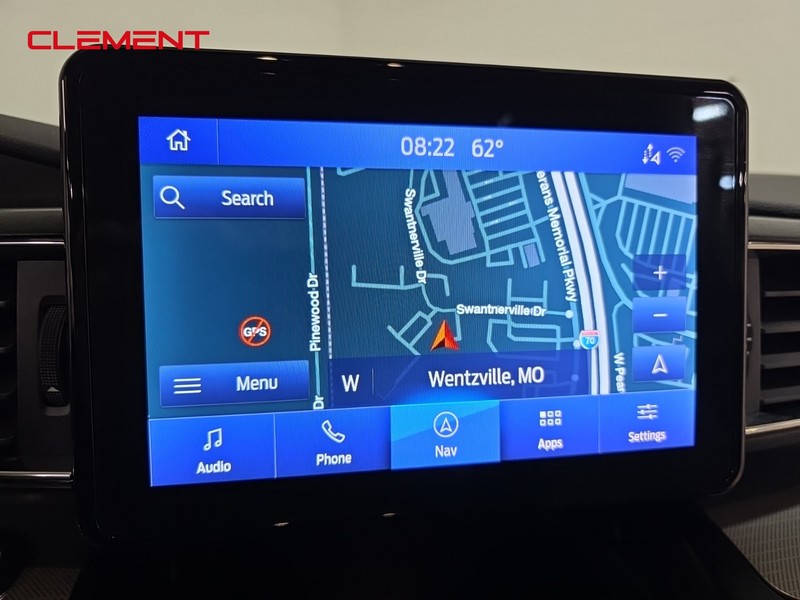 Ford Explorer Vehicle Full-screen Gallery Image 19