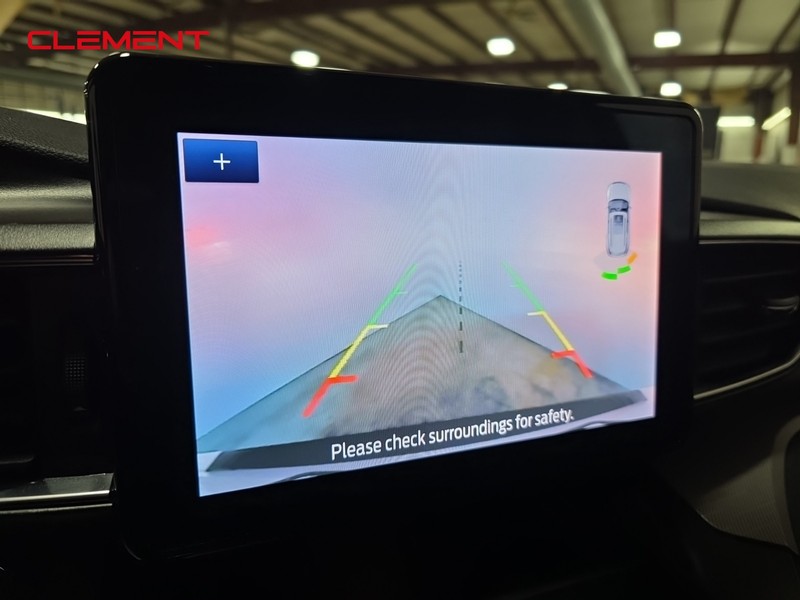 Ford Explorer Vehicle Full-screen Gallery Image 20