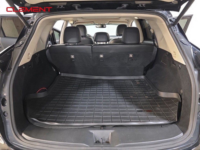 Nissan Murano Vehicle Image 10