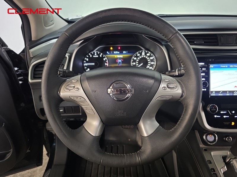 Nissan Murano Vehicle Image 13