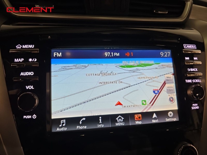 Nissan Murano Vehicle Image 17