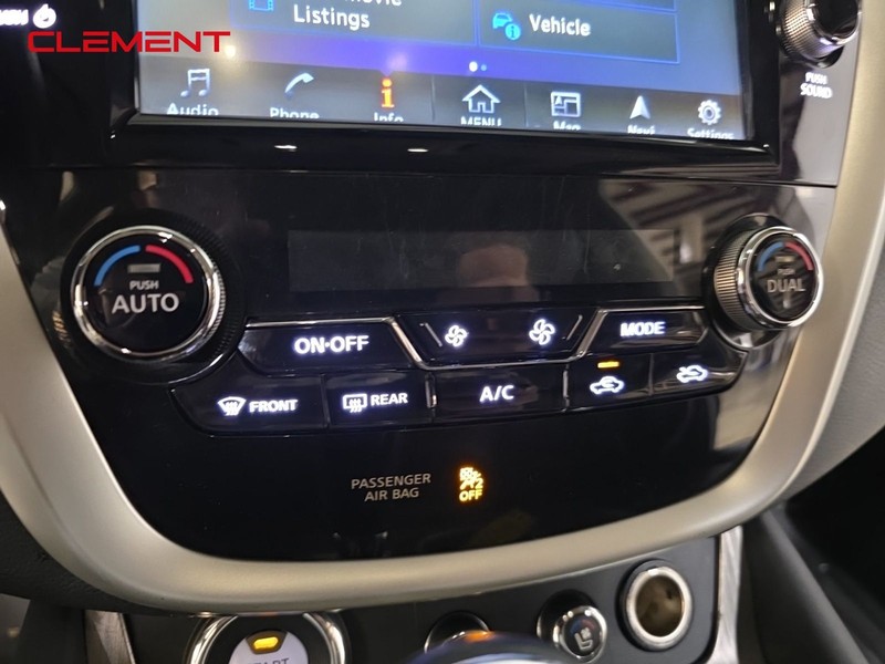 Nissan Murano Vehicle Image 21