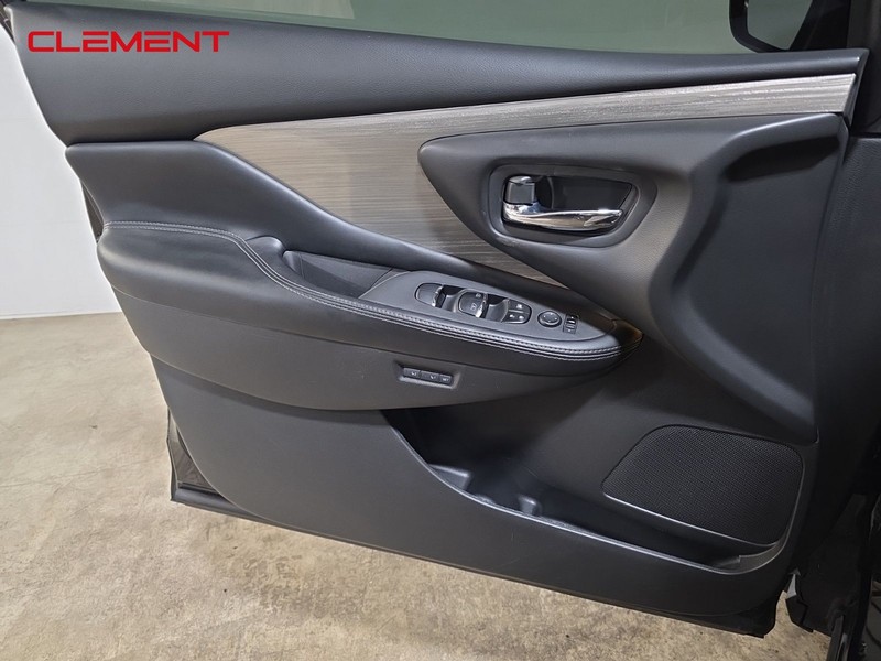 Nissan Murano Vehicle Image 25