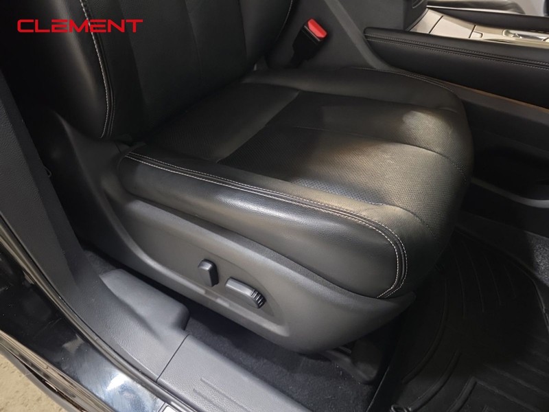 Nissan Murano Vehicle Image 32