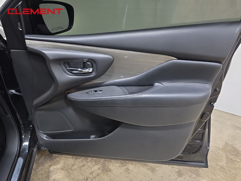 Nissan Murano Vehicle Image 34