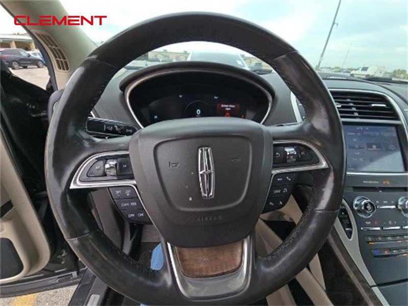 Lincoln Nautilus Vehicle Full-screen Gallery Image 4