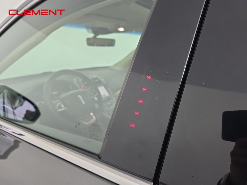 Lincoln Nautilus Vehicle Full-screen Gallery Image 6