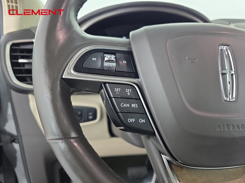 Lincoln Nautilus Vehicle Full-screen Gallery Image 11